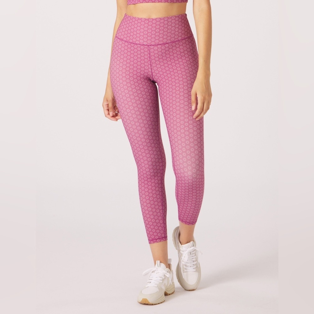 NWOT Glyder‎ Sultry 7/8 Leggings In Rouge/Peony Sunburst